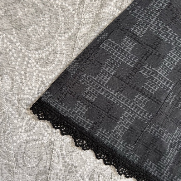 ARIANNE Women Tank Tops, Lace, Size Medium, Set of 2 - Picture 3 of 4